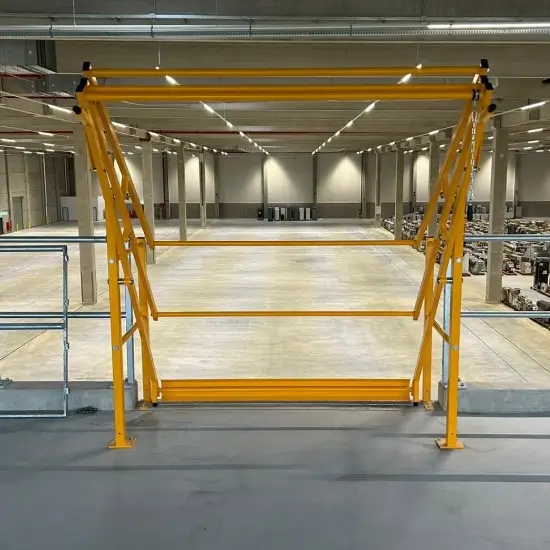 Variogate-18-pallet-gate-installed-on-mezannine-in-distribution center