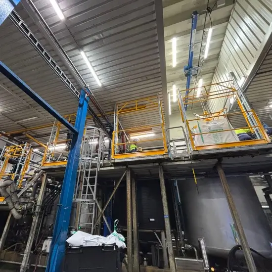Variogate-30HI-pallet-gate-installed-on-high-mezzanine-production-platform